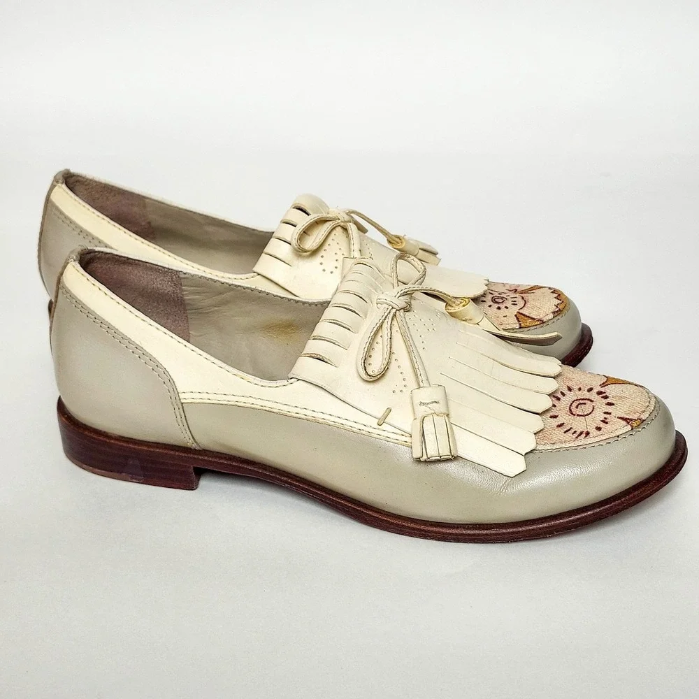 Tory Burch Ruth Floral Tassel Kiltie Loafers Size 7 Gray Leather Boho Chic Prep